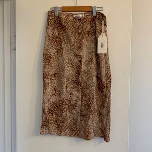 Brand new pendrell skirt with buttons